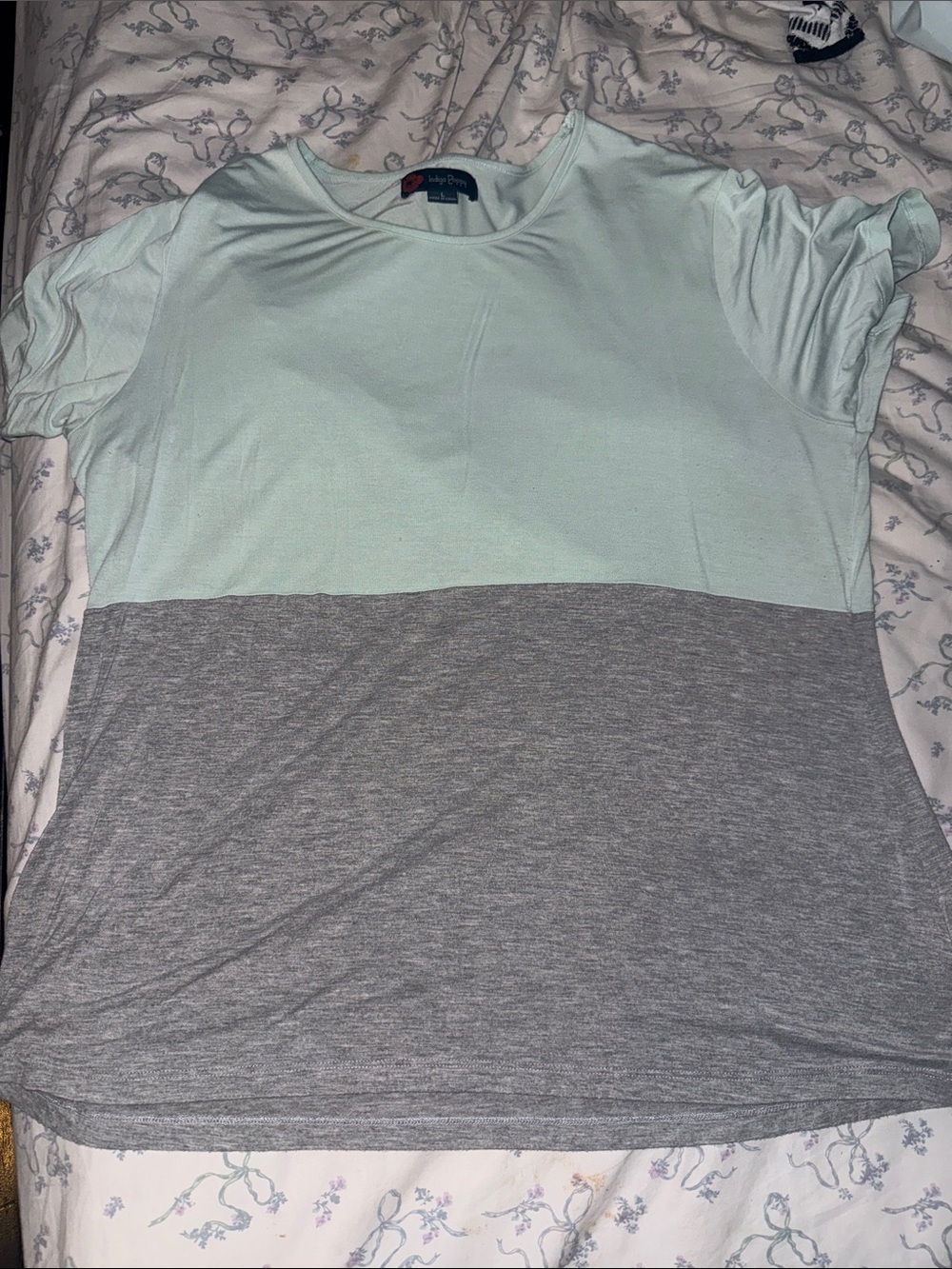 Two-Tone Men’s Crew Neck Shirt in Mint and Gray